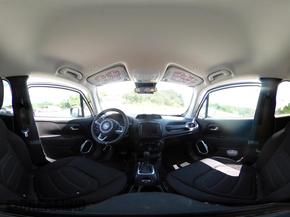 2018 Jeep Renegade Latitude z VIN ZACCJABB8JPJ69500, wystawiony jako IAAI lot #42291161 z przebiegiem 72 903 mil mil oraz . Historia ofert i sprzedaży dostępna na DreamBid. Obrazek 19.