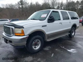 2000 Ford Excursion Limited with VIN 1FMNU43S0YEC77191, listed as a IAAI auction lot 41593538 with 207,847 mi miles. Bid and sale history available at carsss.com. Image 2.