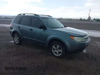 2011 Subaru Forester X z VIN JF2SHBBC6BH740940, wystawiony jako IAAI lot #42439653 z przebiegiem 168 548 mil mil oraz . Historia ofert i sprzedaży dostępna na DreamBid. Obrazek 1.