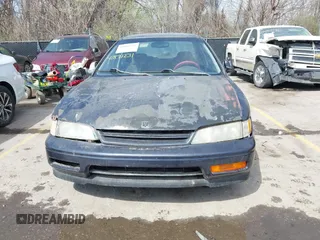 1995 Honda Accord LX with VIN JHMCD5631SC011203, listed as a IAAI auction lot 41891231 with 198,682 mi miles and . Bid and sale history available at carsss.com. Image 6.