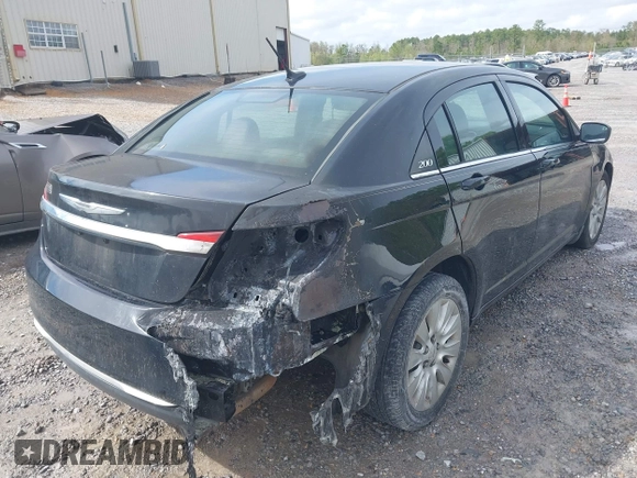 2013 Chrysler 200 LX z VIN 1C3CCBAB7DN735376, wystawiony jako IAAI lot #41835046 z przebiegiem 134 461 mil mil oraz . Historia ofert i sprzedaży dostępna na DreamBid. Obrazek 4.