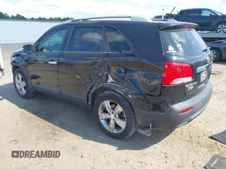 2013 Kia Sorento EX с VIN 5XYKU3A62DG348688, выставлен на аукционе IAAI как лот 42216843 с пробегом 231 471 миль миль и . История ставок и продаж доступна на DreamBid. Изображение 3.