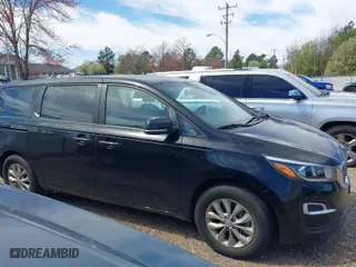 2019 Kia Sedona L with VIN KNDMA5C13K6508978, listed as a IAAI auction lot 41724113 with 61,795 mi miles. Bid and sale history available at carsss.com. Image 13.