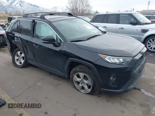 2020 Toyota RAV4 XLE with VIN 2T3P1RFV0LC083045, listed as a IAAI auction lot 41476315 with 62,490 mi miles. Bid and sale history available at carsss.com. Image 1.