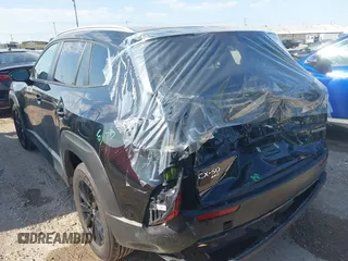 2025 Mazda CX-50 S Preferred z VIN 7MMVABBMXSN337974, wystawiony jako IAAI lot #42238129 z przebiegiem 6 159 mil mil oraz . Historia ofert i sprzedaży dostępna na DreamBid. Obrazek 3.