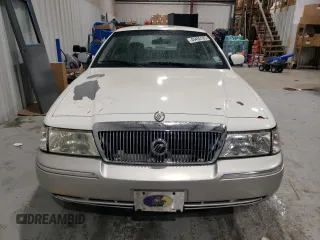 2005 Mercury Grand Marquis GS z VIN 2MEFM74W05X612471, wystawiony jako Copart lot #49455195 z przebiegiem 140 916 mil mil oraz Szkoda całkowita • Salvage title. Historia ofert i sprzedaży dostępna na DreamBid. Obrazek 5.