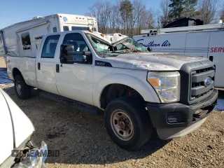 2013 Ford F-350 Platinum with VIN 1FT8W3B61DEB70302, listed as a Copart auction lot 43901805 with 234,306 mi miles and Salvage title. Bid and sale history available at DreamBid. Image 4.