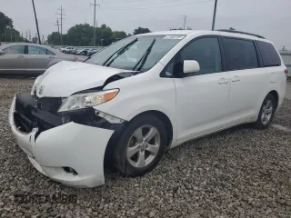 2012 Toyota Sienna LE AAS с VIN 5TDKK3DC9CS274548, выставлен на аукционе Copart как лот 57408705 с пробегом 147 561 миль миль и Списание • Salvage title. История ставок и продаж доступна на DreamBid. Изображение 1.
