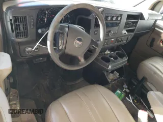 2012 GMC Savana z VIN 1GTZ7TCA6C1159340, wystawiony jako Copart lot #76997884 z przebiegiem 217 598 mil mil oraz Szkoda całkowita • Salvage title. Historia ofert i sprzedaży dostępna na DreamBid. Obrazek 8.