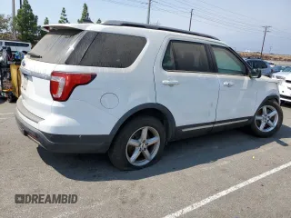 2019 Ford Explorer XLT z VIN 1FM5K7D83KGB28747, wystawiony jako Copart lot #71127864 z przebiegiem 127 986 mil mil oraz Szkoda całkowita • Salvage title. Historia ofert i sprzedaży dostępna na DreamBid. Obrazek 3.