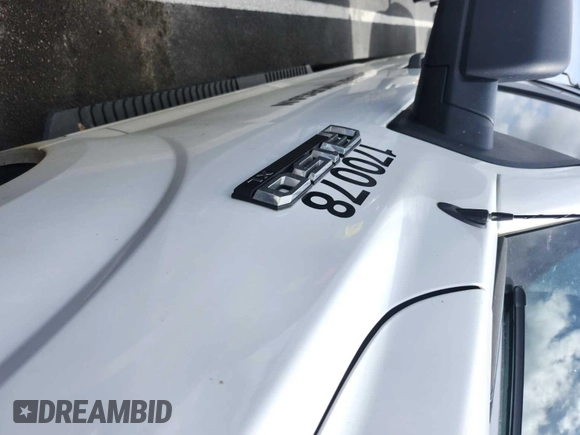 2017 Ford F-150 XL with VIN 1FTEX1E84HKE25601, listed as a IAAI auction lot 42737670 with 215,196 mi miles and . Bid and sale history available at DreamBid. Image 8.