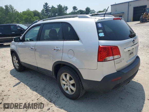 2012 Kia Sorento LX z VIN 5XYKT3A60CG200444, wystawiony jako Copart lot #60508715 z przebiegiem 47 935 mil mil oraz Czysty tytuł • Clean title. Historia ofert i sprzedaży dostępna na DreamBid. Obrazek 2.