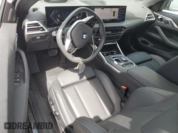 2025 BMW 4 Series 430i z VIN WBA33DB02SCT88386, wystawiony jako Copart lot #51690135 z przebiegiem 7 071 mil mil oraz Czysty tytuł • Clean title. Historia ofert i sprzedaży dostępna na DreamBid. Obrazek 8.