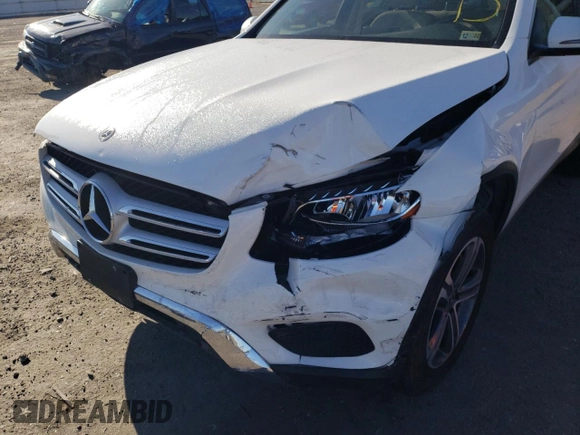 2019 Mercedes-Benz GLC with VIN WDC0G4KB0KV180047, listed as a Copart auction lot 61835712 with 67,235 mi miles. Bid and sale history available at carsss.com. Image 9.