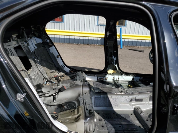 2024 BMW 7 Series 740i z VIN WBA23EH09RCR07226, wystawiony jako Copart lot #51779095 z przebiegiem Nie podano mil oraz Czysty tytuł • Clean title. Historia ofert i sprzedaży dostępna na DreamBid. Obrazek 11.