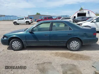 1998 Toyota Camry LE с VIN 4T1BG22KXWU363210, выставлен на аукционе IAAI как лот 42228383 с пробегом 232 933 миль миль и . История ставок и продаж доступна на DreamBid. Изображение 15.