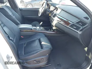 2011 BMW X5 35i with VIN 5UXZV4C52BL410497, listed as a IAAI auction lot 41995459 with 162,781 mi miles. Bid and sale history available at carsss.com. Image 5.