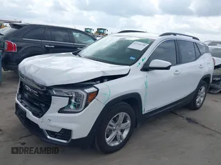 2022 GMC Terrain SLE z VIN 3GKALMEV7NL301774, wystawiony jako IAAI lot #42734720 z przebiegiem 48 012 mil mil oraz . Historia ofert i sprzedaży dostępna na DreamBid. Obrazek 2.