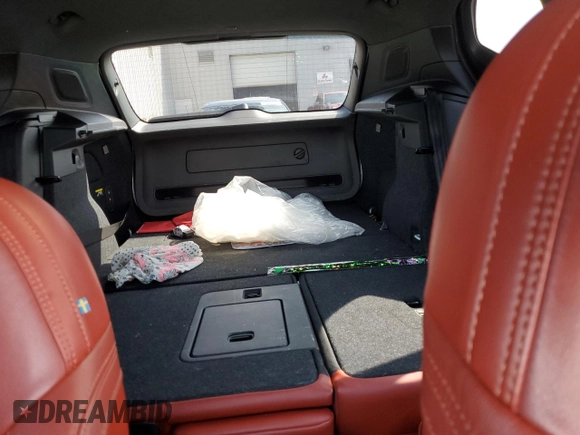 2019 Volvo XC40 Momentum z VIN YV4AC2HK3K2068990, wystawiony jako Copart lot #56154375 z przebiegiem Nie podano mil oraz Nie do naprawy • Non repairable. Historia ofert i sprzedaży dostępna na DreamBid. Obrazek 10.