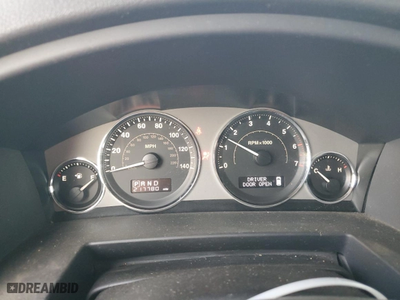 2008 Jeep Commander Limited with VIN 1J8HH58N98C236772, listed as a Copart auction lot 71042404 with 217,780 mi miles and Salvage Title. Bid and sale history available at carsss.com. Image 9.