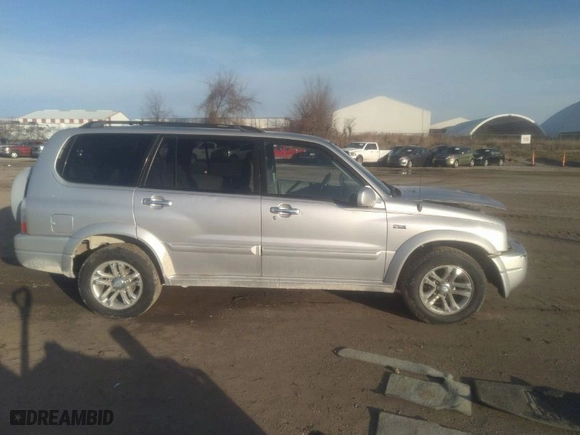 2004 Suzuki XL-7 LX with VIN JS3TX92V744106967, listed as a IAAI auction lot 41119580 with 158,741 mi miles. Bid and sale history available at carsss.com. Image 14.