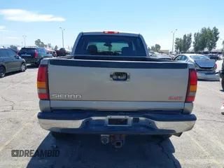 2003 GMC Sierra 2500HD SLT with VIN 1GTHK231X3F243264, listed as a IAAI auction lot 42606442 with 166,770 mi miles and . Bid and sale history available at DreamBid. Image 16.