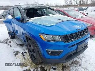2019 Jeep Compass Latitude with VIN 3C4NJDBB4KT682525, listed as a IAAI auction lot 41565529 with 85,764 mi miles. Bid and sale history available at carsss.com. Image 6.