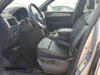 2020 Volkswagen Atlas SE z VIN 1V26E2CA2LC231902, wystawiony jako Copart lot #51869695 z przebiegiem 80 233 mil mil oraz Szkoda całkowita • Salvage title. Historia ofert i sprzedaży dostępna na DreamBid. Obrazek 7.
