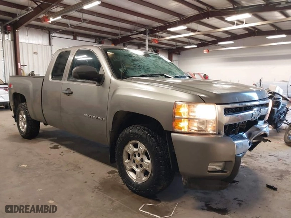2009 Chevrolet Silverado 1500 LT with VIN 1GCEK29059Z253872, listed as a IAAI auction lot 41325279 with 45,495 mi miles. Bid and sale history available at carsss.com. Image 1.