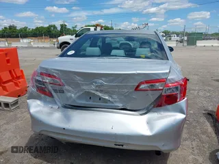 2012 Toyota Camry L z VIN 4T1BF1FK1CU026024, wystawiony jako IAAI lot #42318004 z przebiegiem 121 306 mil mil oraz . Historia ofert i sprzedaży dostępna na DreamBid. Obrazek 16.