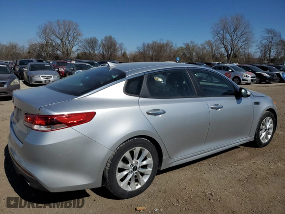 2017 Kia Optima LX z VIN 5XXGT4L33HG148818, wystawiony jako Copart lot #52199705 z przebiegiem 87 623 mil mil oraz Szkoda całkowita • Salvage title. Historia ofert i sprzedaży dostępna na DreamBid. Obrazek 3.