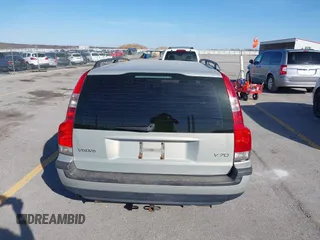 2002 Volvo V70 with VIN YV1SW61R022216875, listed as a IAAI auction lot 41745657 with 202,766 mi miles. Bid and sale history available at carsss.com. Image 13.