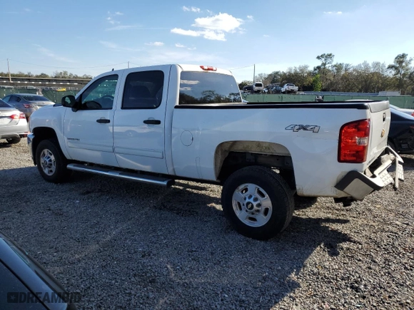 2014 Chevrolet Silverado 2500HD LT with VIN 1GC1KXE88EF135835, listed as a Copart auction lot 45956375 with 116,686 mi miles and Non Repairable. Bid and sale history available at carsss.com. Image 2.