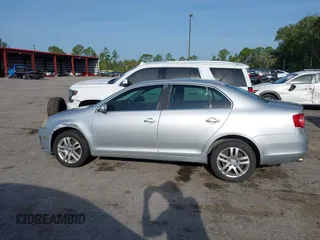 2007 Volkswagen Jetta Wolfsburg Edition с VIN 3VWEF71K67M081314, выставлен на аукционе IAAI как лот 42366194 с пробегом 129 126 миль миль и . История ставок и продаж доступна на DreamBid. Изображение 15.
