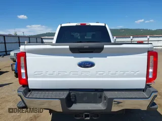 2025 Ford F-250 XL с VIN 1FT7W2BT5SEC99779, выставлен на аукционе IAAI как лот 42849068 с пробегом 7 850 миль миль и . История ставок и продаж доступна на DreamBid. Изображение 16.