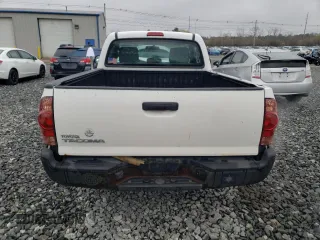 2014 Toyota Tacoma with VIN 5TFNX4CN9EX033710, listed as a Copart auction lot 52618205 with 234,471 mi miles and Clean Title. Bid and sale history available at DreamBid. Image 6.