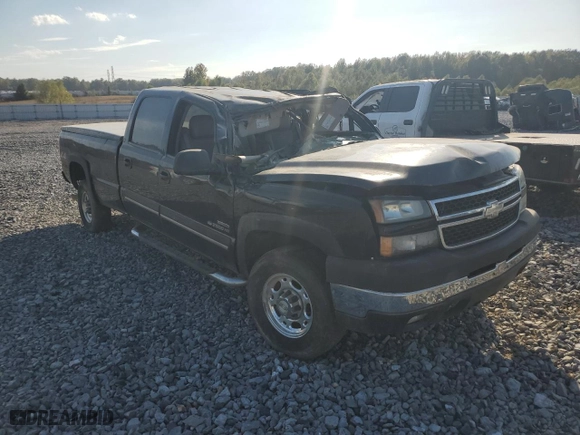2007 Chevrolet Silverado 2500HD Classic LT3 with VIN 1GCHK23DX7F145853, listed as a Copart auction lot 74988774 with 0 mi miles and Non Repairable. Bid and sale history available at carsss.com. Image 4.