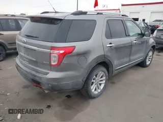2011 Ford Explorer XLT with VIN 1FMHK8D84BGA89749, listed as a IAAI auction lot 41409288 with 171,938 mi miles and . Bid and sale history available at carsss.com. Image 4.