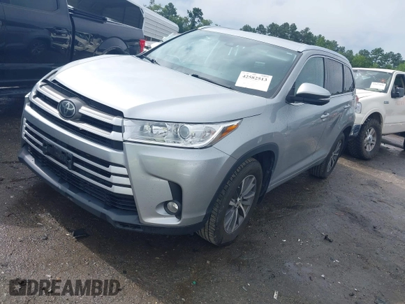 2018 Toyota Highlander SE с VIN 5TDJZRFH1JS545568, выставлен на аукционе IAAI как лот 42582513 с пробегом 120 695 миль миль и . История ставок и продаж доступна на DreamBid. Изображение 17.