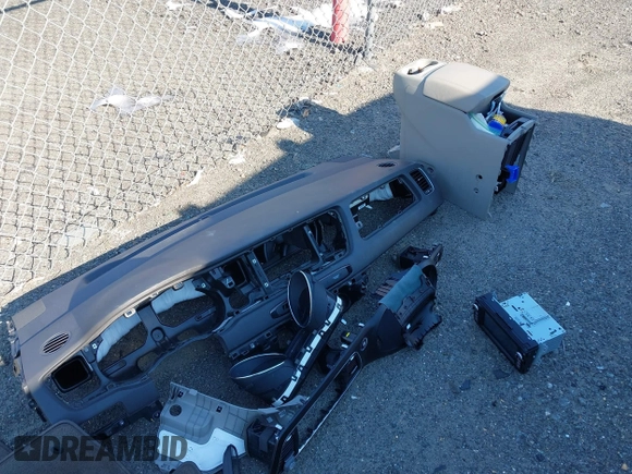 2017 Kia Sedona LX with VIN KNDMB5C19H6336297, listed as a IAAI auction lot 41396475 with Not Provided miles and . Bid and sale history available at DreamBid. Image 12.