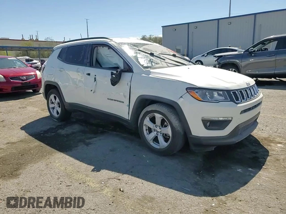 2020 Jeep Compass Latitude z VIN 3C4NJCBB6LT141472, wystawiony jako Copart lot #55794985 z przebiegiem Nie podano mil oraz Szkoda całkowita • Salvage title. Historia ofert i sprzedaży dostępna na DreamBid. Obrazek 13.