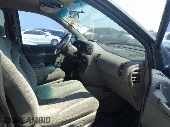 2000 Dodge Caravan SE with VIN 2B4GP44G9YR629814, listed as a IAAI auction lot 37525321 with Not provided miles and . Bid and sale history available at DreamBid. Image 5.