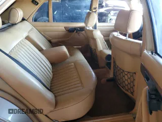 1988 Mercedes-Benz 560 с VIN WDBCA39D9JA414664, выставлен на аукционе Copart как лот 60161275 с пробегом Не указан миль и Чистый • Clean title. История ставок и продаж доступна на DreamBid. Изображение 10.