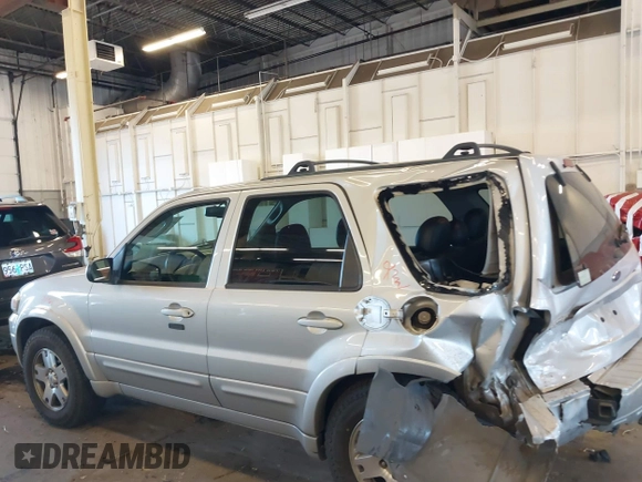 2007 Ford Escape Limited с VIN 1FMCU94197KA36921, выставлен на аукционе IAAI как лот 40426720 с пробегом 177 909 миль миль и . История ставок и продаж доступна на DreamBid. Изображение 15.