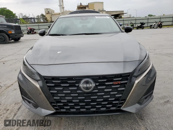 2024 Nissan Altima SR z VIN 1N4BL4CV4RN373434, wystawiony jako Copart lot #53580295 z przebiegiem 21 087 mil mil oraz Szkoda całkowita • Salvage title. Historia ofert i sprzedaży dostępna na DreamBid. Obrazek 5.