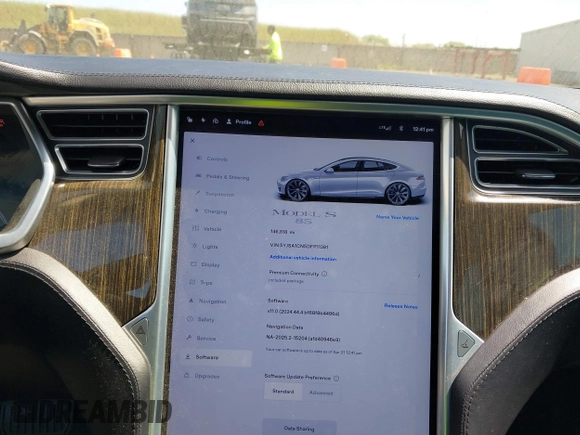 2013 Tesla Model S with VIN 5YJSA1CN5DFP11381, listed as a IAAI auction lot 42087803 with 146,818 mi miles and . Bid and sale history available at DreamBid. Image 17.
