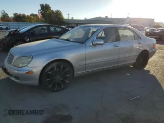 2005 Mercedes-Benz S-Class 4.3L with VIN WDBNG70J55A435521, listed as a Copart auction lot 79135004 with 89,864 mi miles and Salvage Title. Bid and sale history available at carsss.com. Image 1.