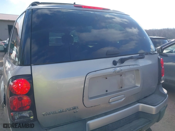 2005 Chevrolet TrailBlazer LT with VIN 1GNDT13S452289799, listed as a IAAI auction lot 41673167 with 198,709 mi miles. Bid and sale history available at carsss.com. Image 14.