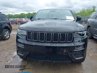 2018 Jeep Grand Cherokee Overland z VIN 1C4RJFCT2JC234220, wystawiony jako IAAI lot #42240365 z przebiegiem 84 753 mil mil oraz . Historia ofert i sprzedaży dostępna na DreamBid. Obrazek 12.