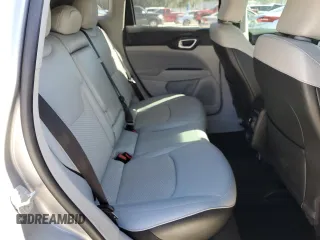 2022 Jeep Compass Altitude z VIN 3C4NJCBB7NT139457, wystawiony jako Copart lot #83322804 z przebiegiem 47 017 mil mil oraz Szkoda całkowita • Salvage title. Historia ofert i sprzedaży dostępna na DreamBid. Obrazek 11.